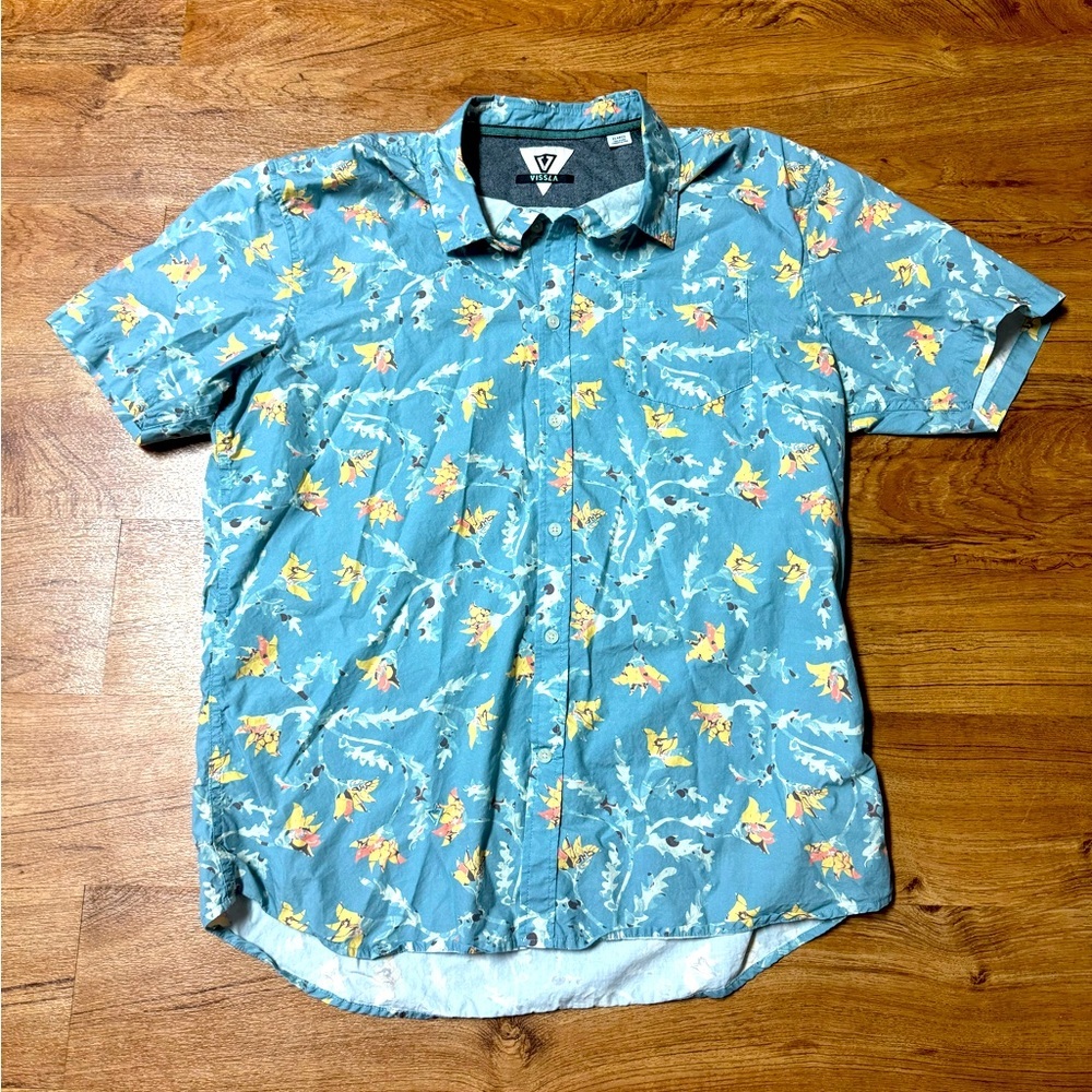 VISSLA Blue Floral Casual Button Down Shirt